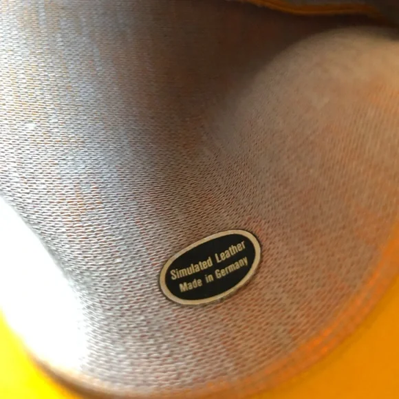 Vintage 1950’s “cosmetiques” mustard pouch for purse w/silver script & pictures - Picture 8 of 11